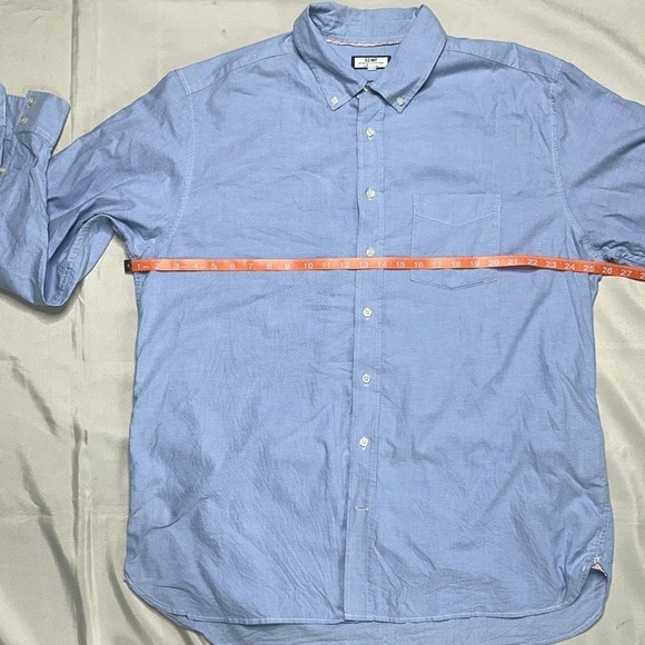 Old Navy Men's Sky Blue Casual Button-Down Shirt - Picture 7 of 9